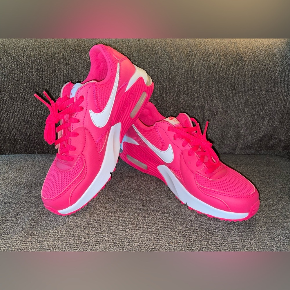 New Women’s Nike Air Max Excee Shoes - Picture 2 of 9